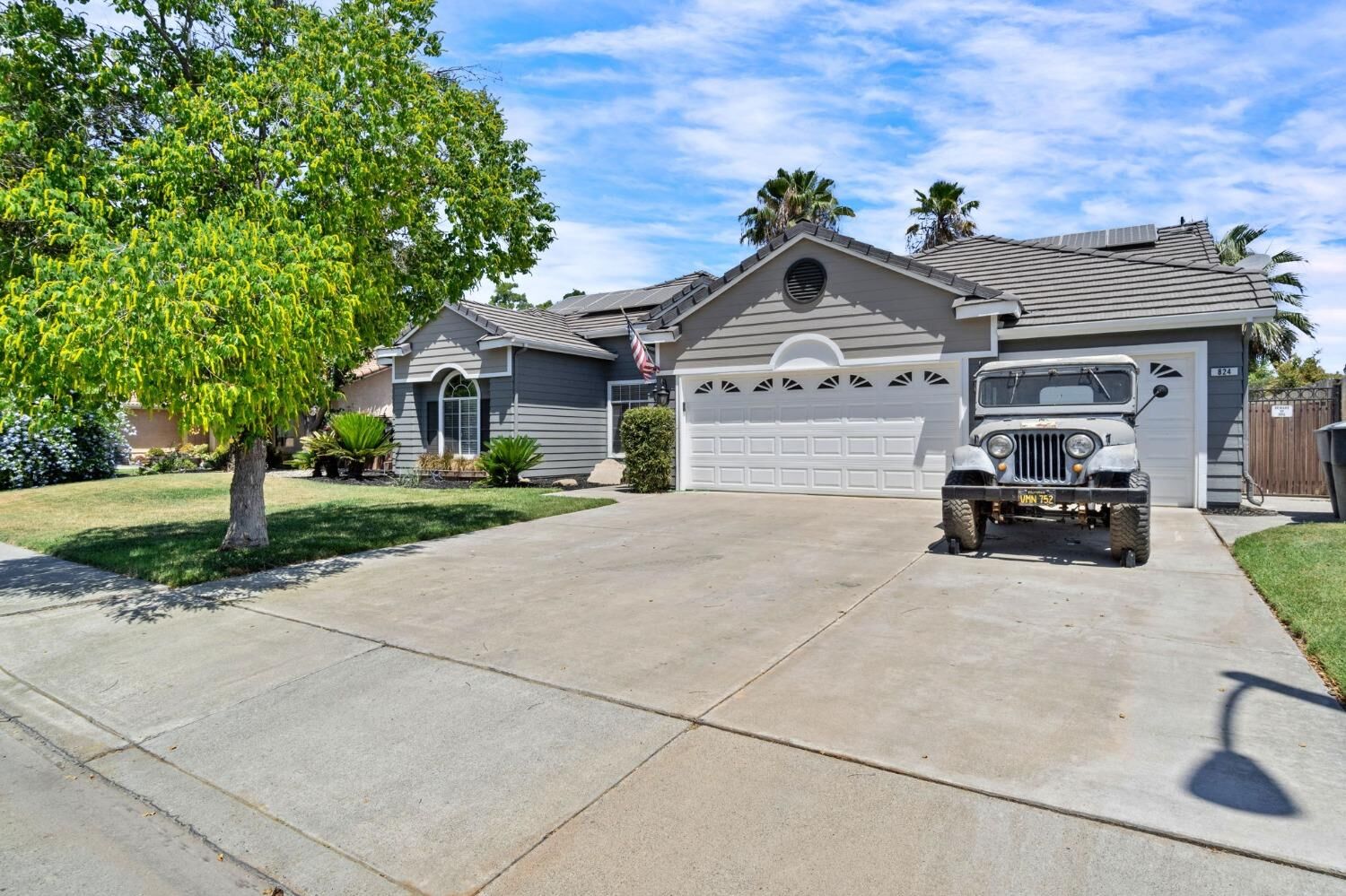 Property Photo:  824 Orange Street E  CA 93230 