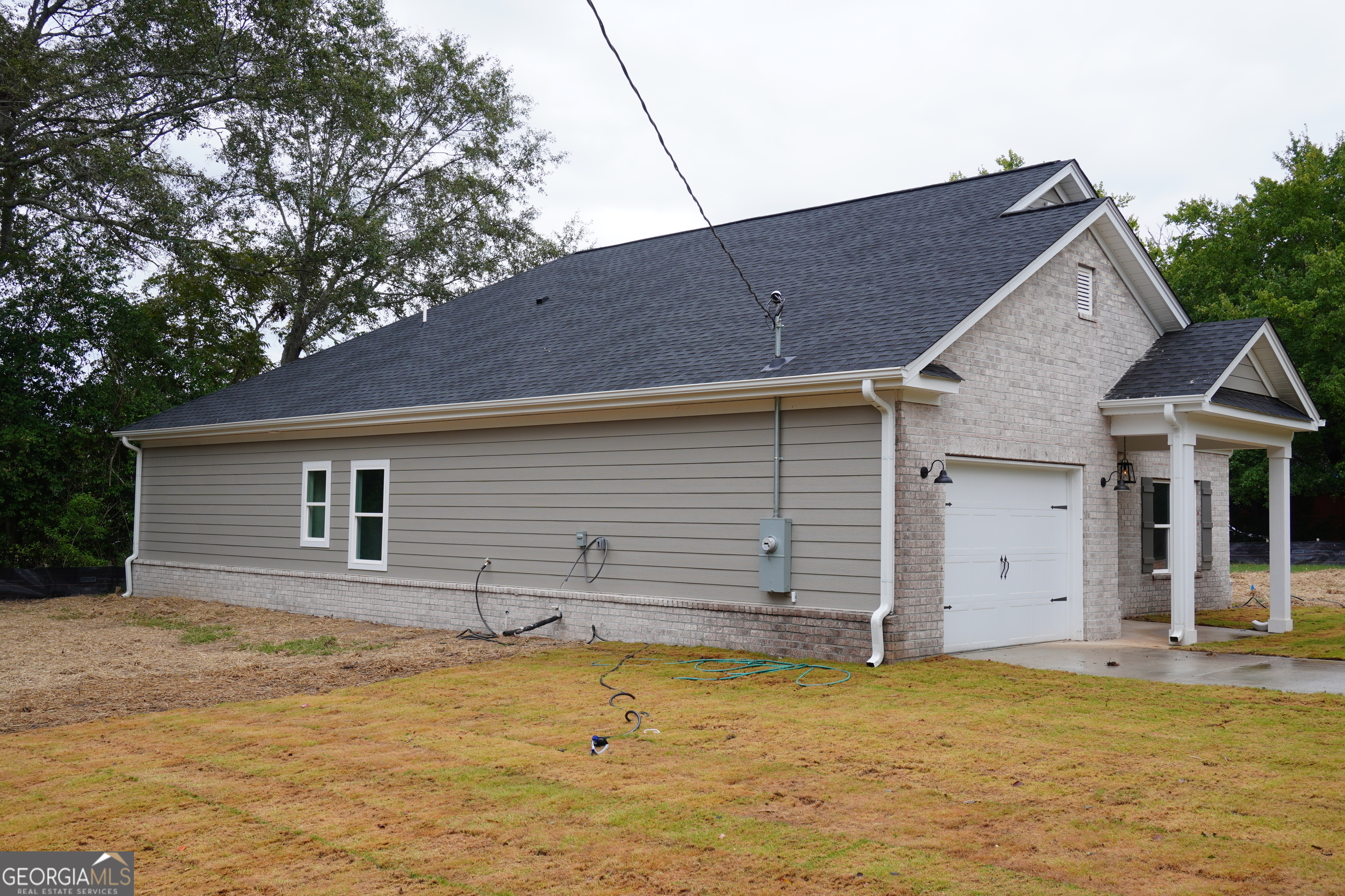 Property Photo:  303 Boxwood  GA 30025 