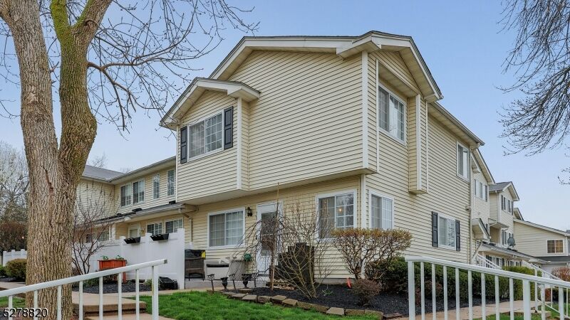 Property Photo:  107 Cortland Ln  NJ 07921 