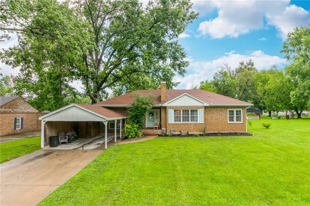 Property Photo:  1551 3rd Street  MO 64601 