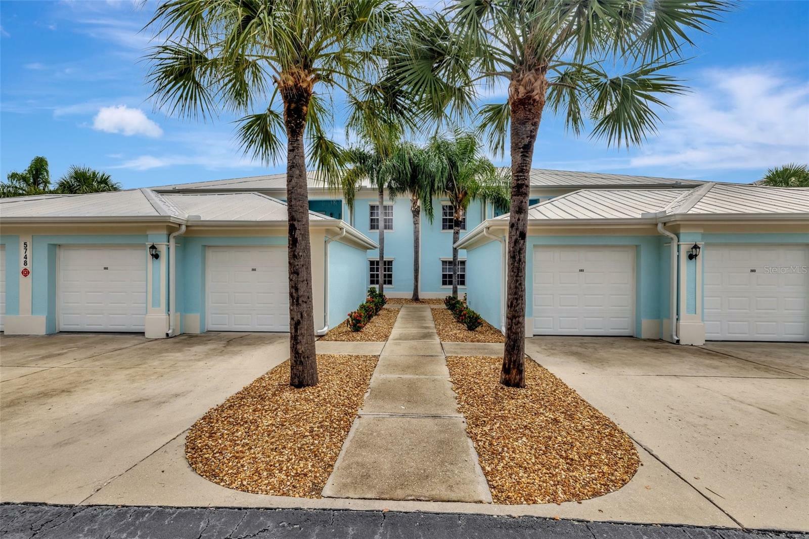 Property Photo:  5748 Sabal Trace Drive 2B5748  FL 34287 