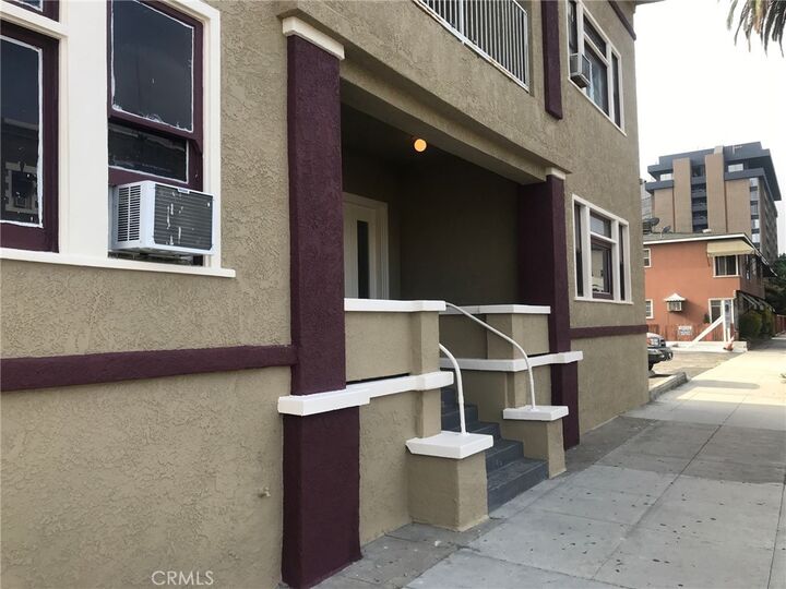Property Photo: 354 Chestnut Avenue 27 CA 90802