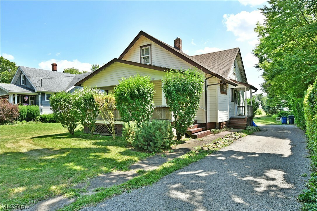 Property Photo:  1464 Furnace Street  OH 44440 