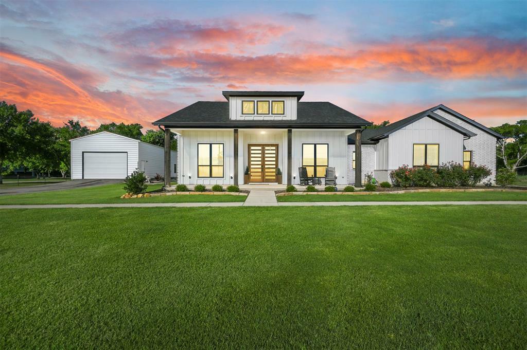 Property Photo: 2828 Howell Drive TX 76084