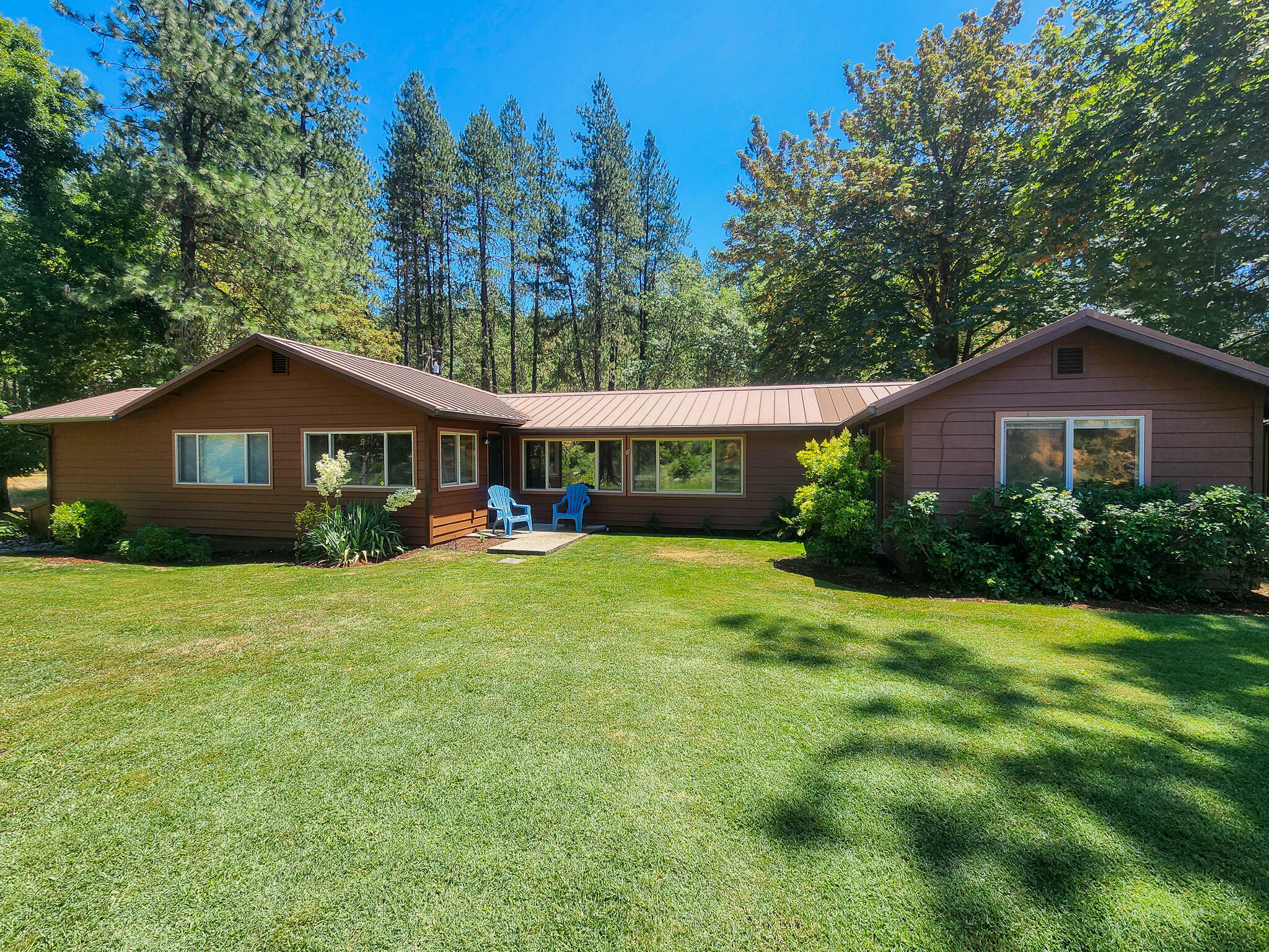 Property Photo:  1974 Gunnell Road  OR 97526 