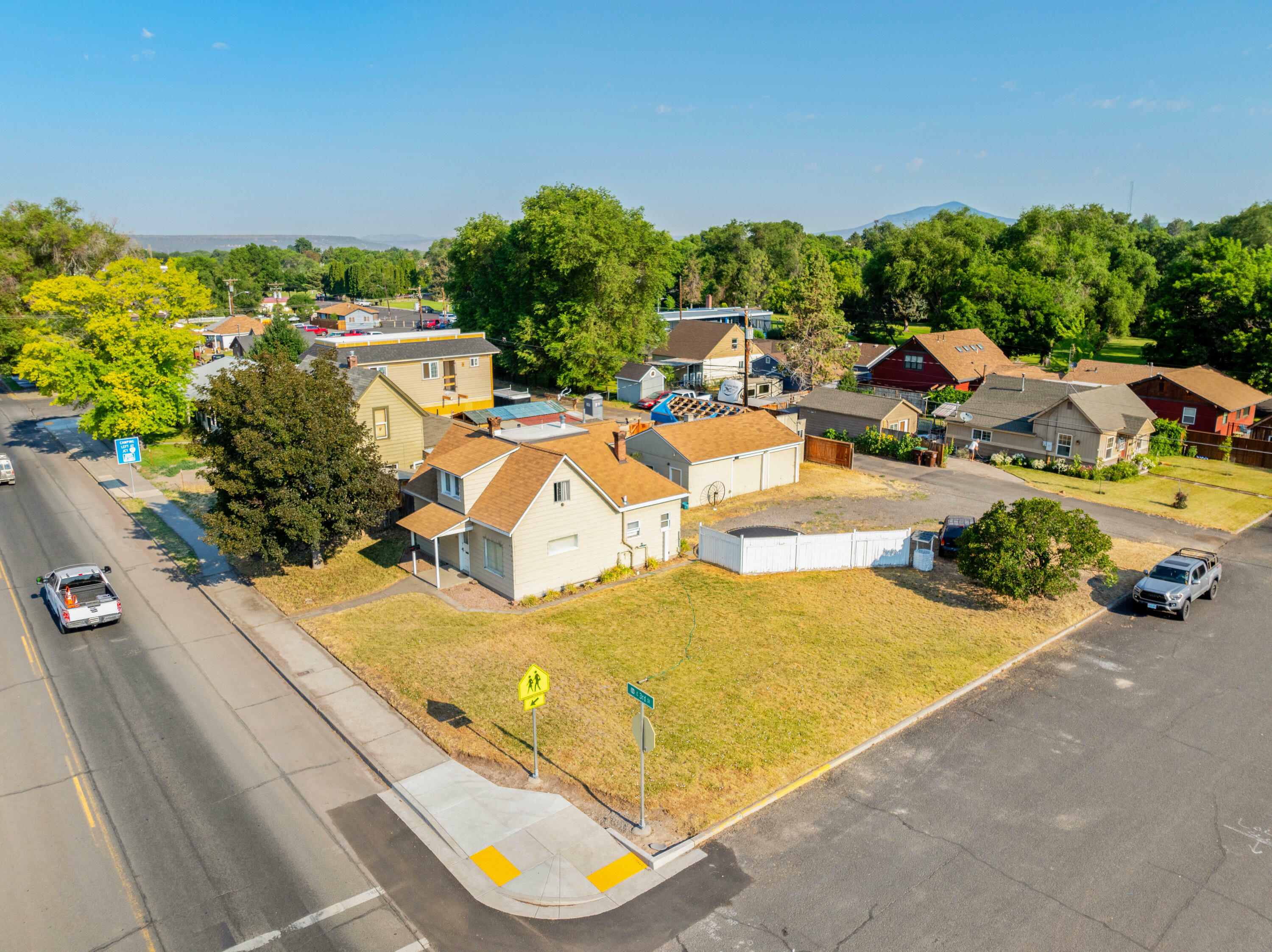 Property Photo:  777 NE 3rd Street  OR 97754 