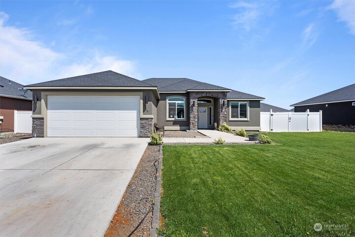 Property Photo:  1115 E Mt. Adams Street  WA 99344 