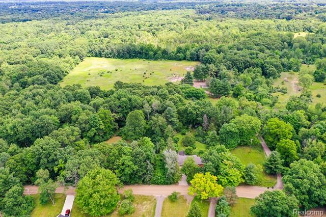 Property Photo: 400 Coats Road MI 48362