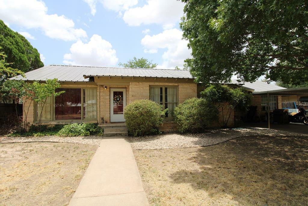 Property Photo:  211 Churchill Blvd  TX 76903 