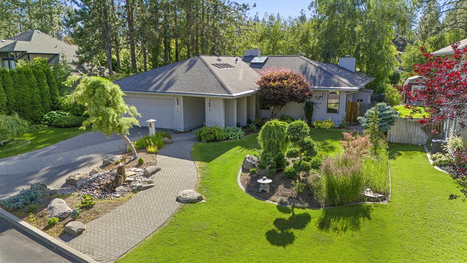 Property Photo:  4926 S Hogan St  WA 99223 