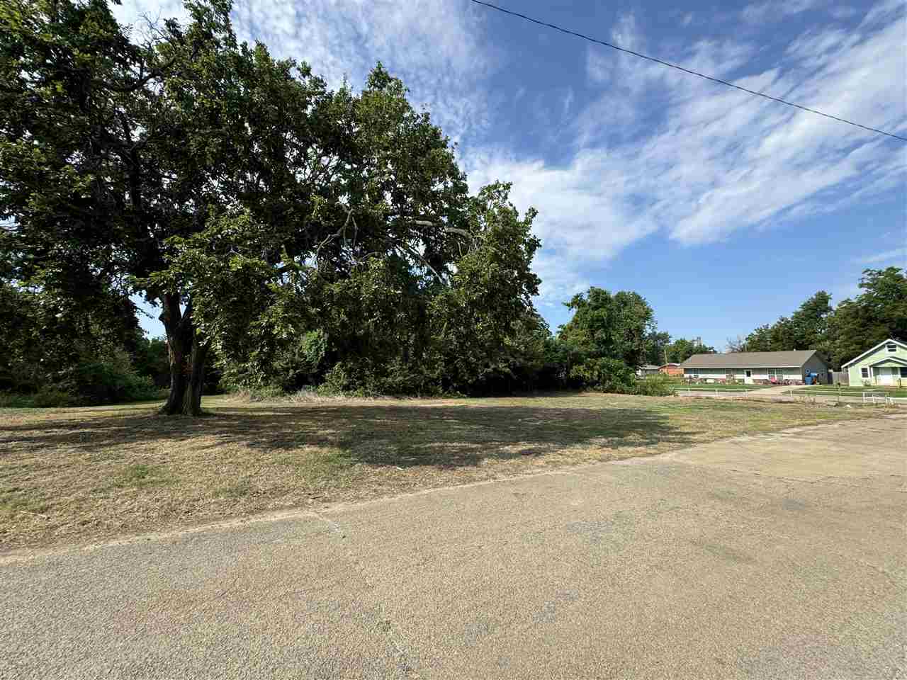 Property Photo:  203 E 2nd Street  OK 74023 