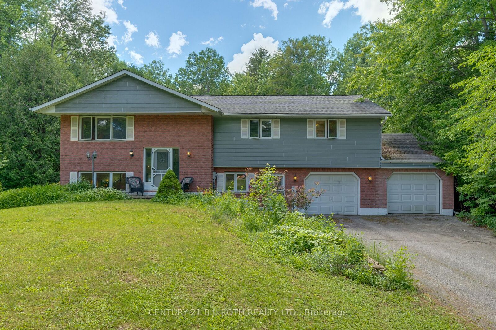 Property Photo: 3998 Martindale Cres ON L3V 0W9