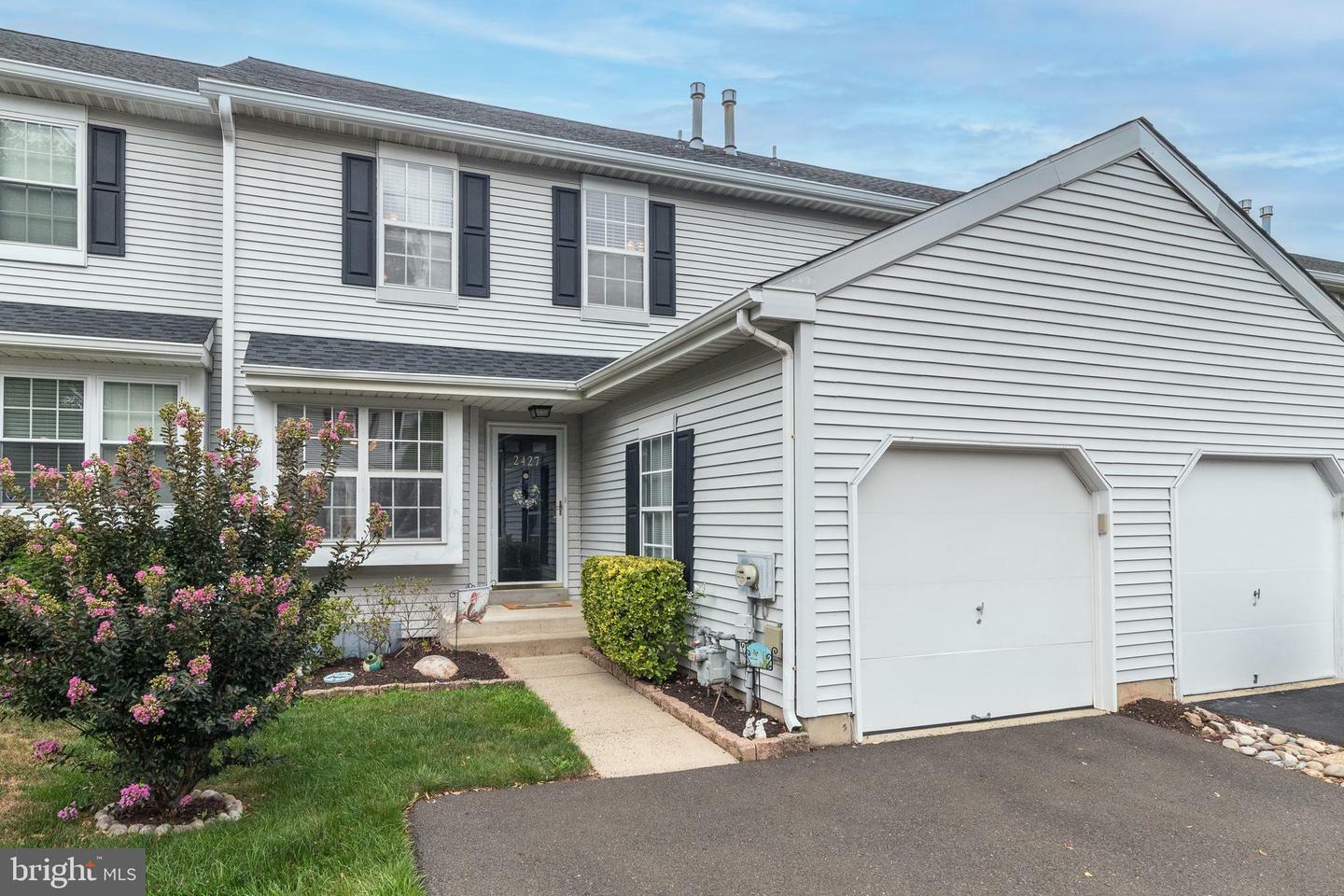 Property Photo:  2427 Linksman Lane  PA 18976 