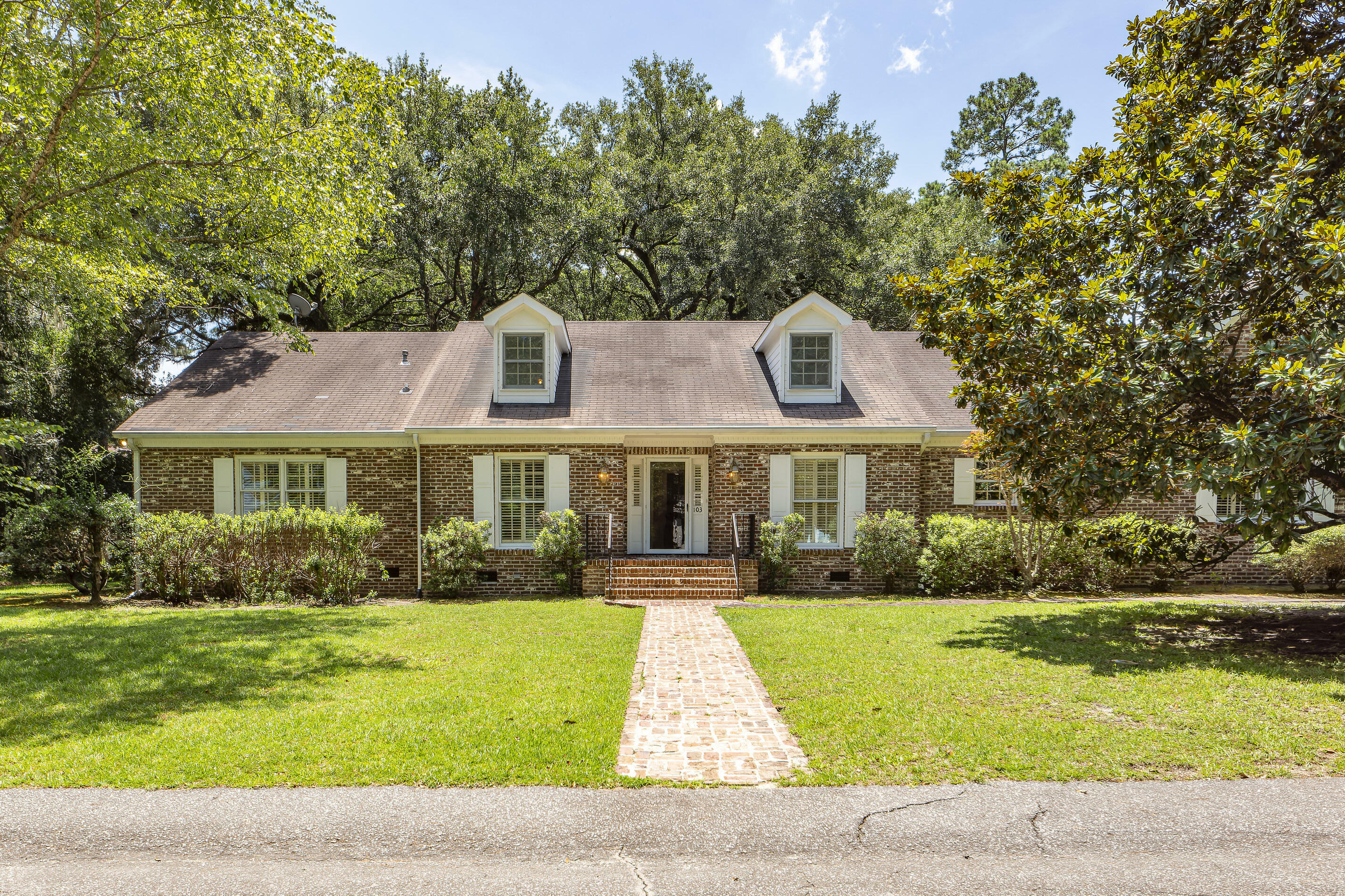 103 President Circle  Summerville SC 29483 photo