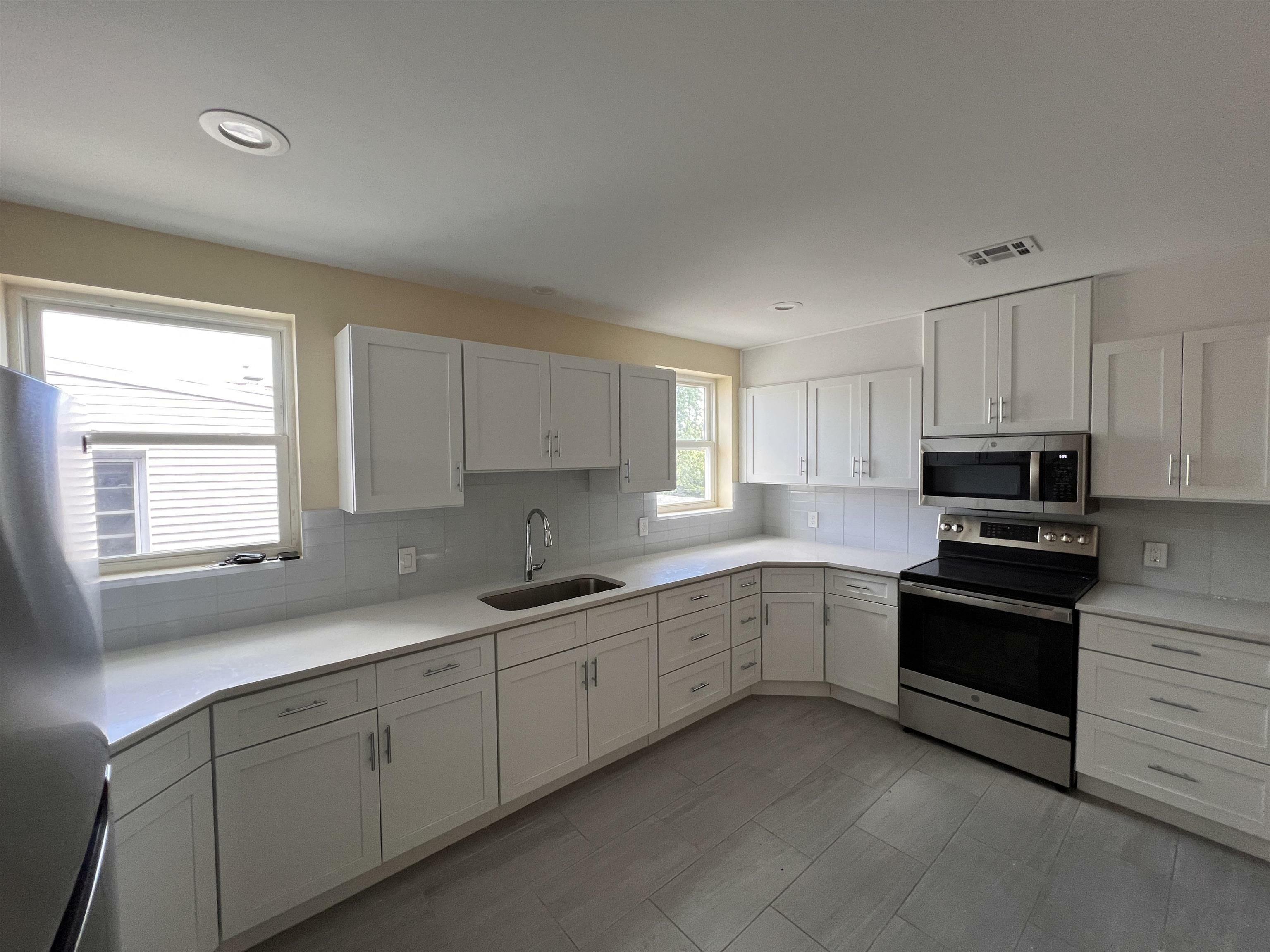 Property Photo:  500 Valley Brook Ave 2F  NJ 07071 