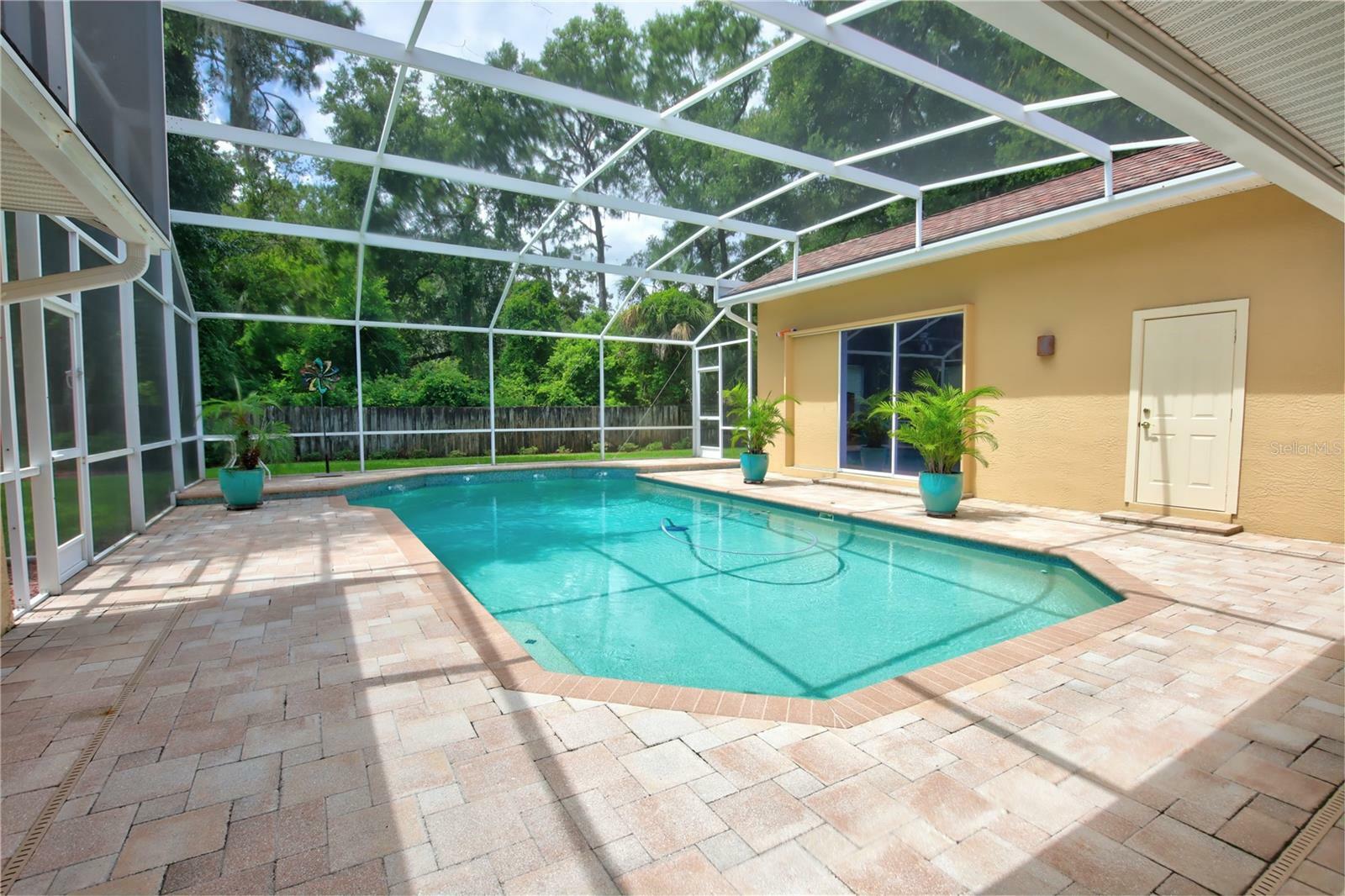 Property Photo:  299 Stratford Court  FL 32746 