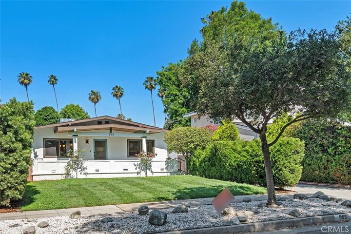Property Photo:  555 N Chester Avenue  CA 91106 
