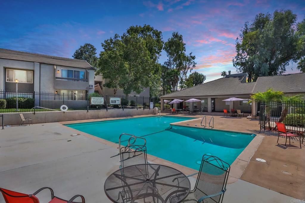 Property Photo:  1350 N Escondido Boulevard 5  CA 92026 