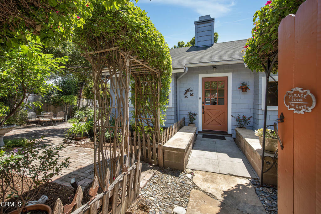 Property Photo:  30 S Salinas Street  CA 93103 