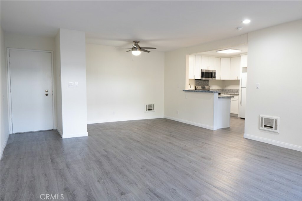 Property Photo:  355 S Los Robles Avenue 137  CA 91101 