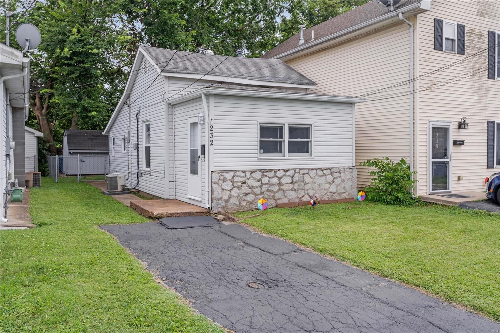 Property Photo:  232 E Felton Avenue  MO 63125 