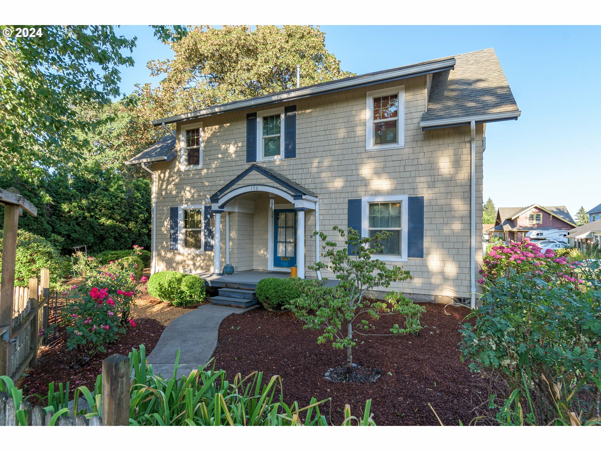 Property Photo: 170 N Jefferson St OR 97402