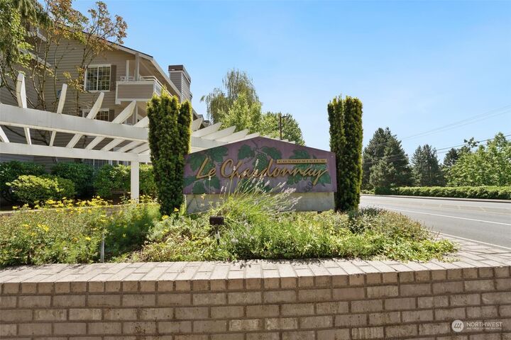 14027 NE 181st Street B-304  Woodinville WA 98072 photo