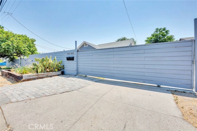 Property Photo:  8651 Norris Avenue  CA 91352 