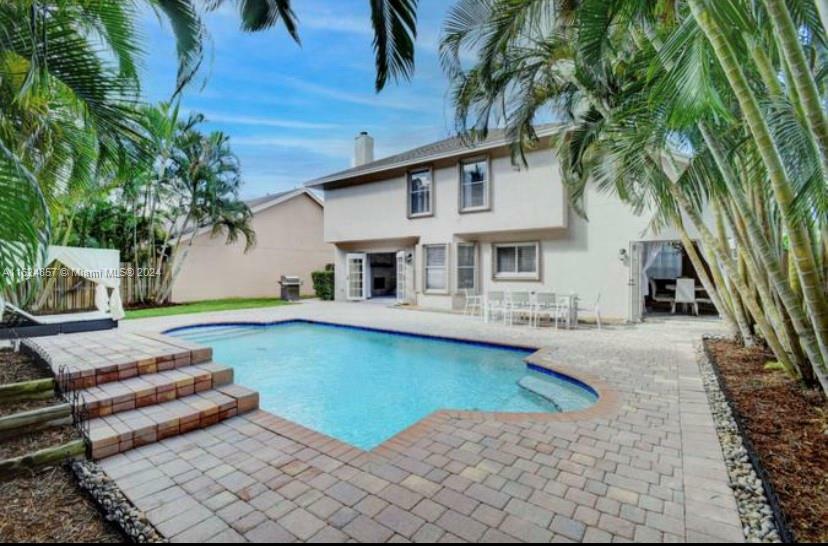 Property Photo:  12980 Blue Lake Dr  FL 33414 