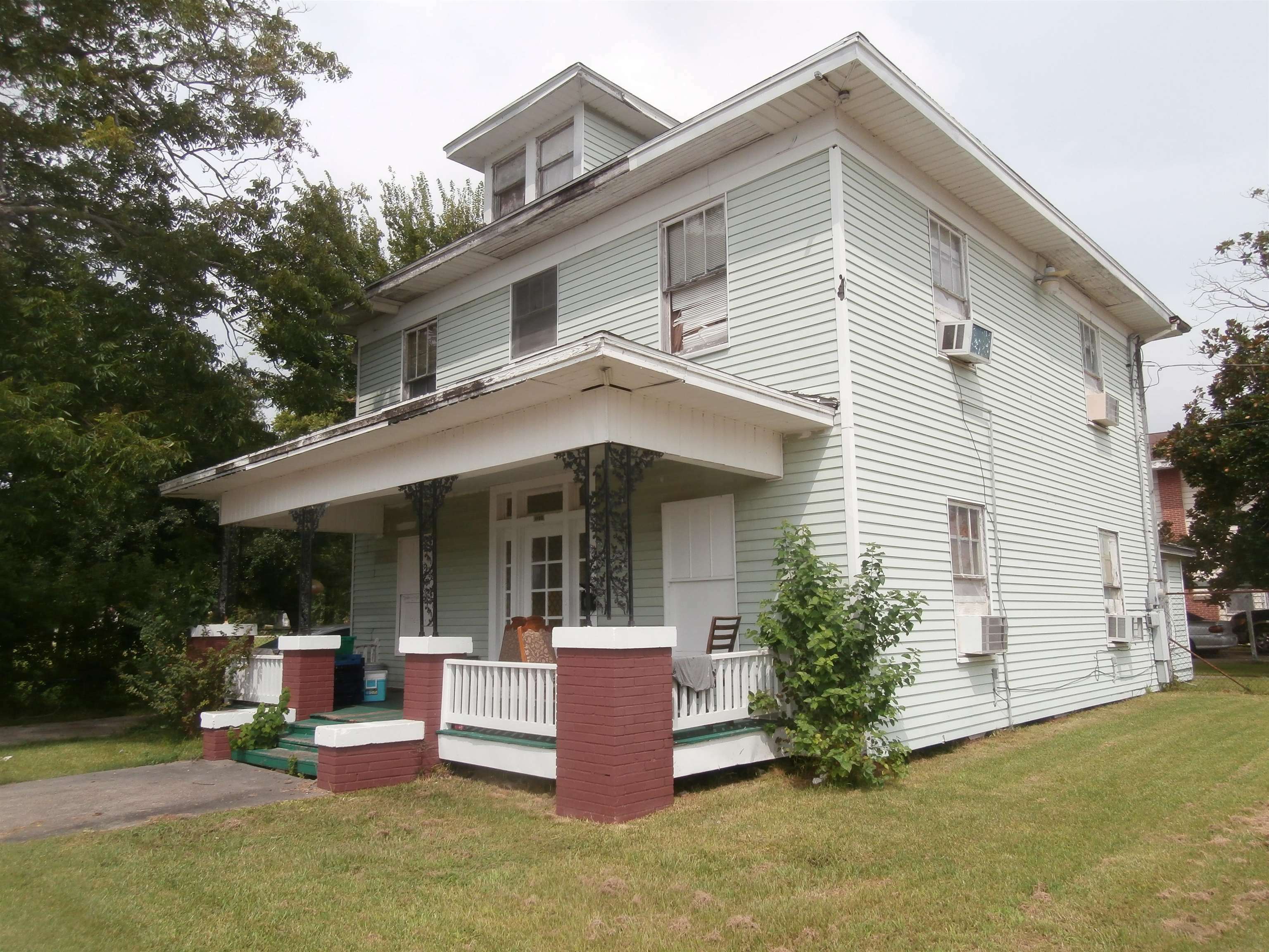 Property Photo:  1100 5th St.  TX 77640 