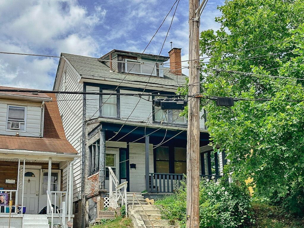 Property Photo:  333 W 15th Ave  PA 15120 