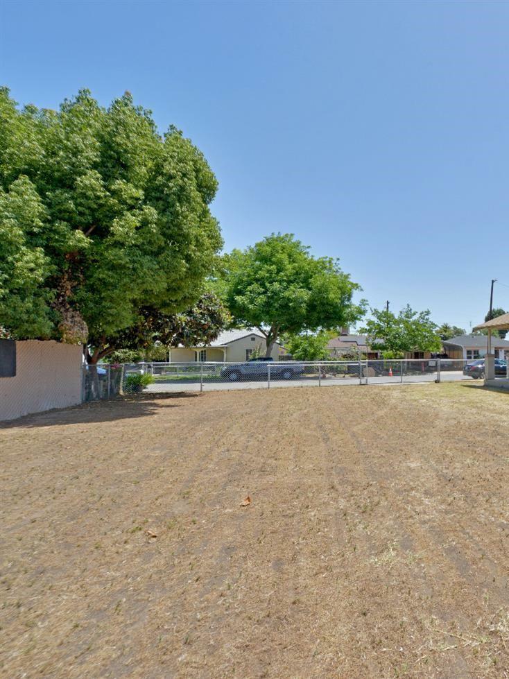 Property Photo:  343 N Delno Avenue  CA 93706 