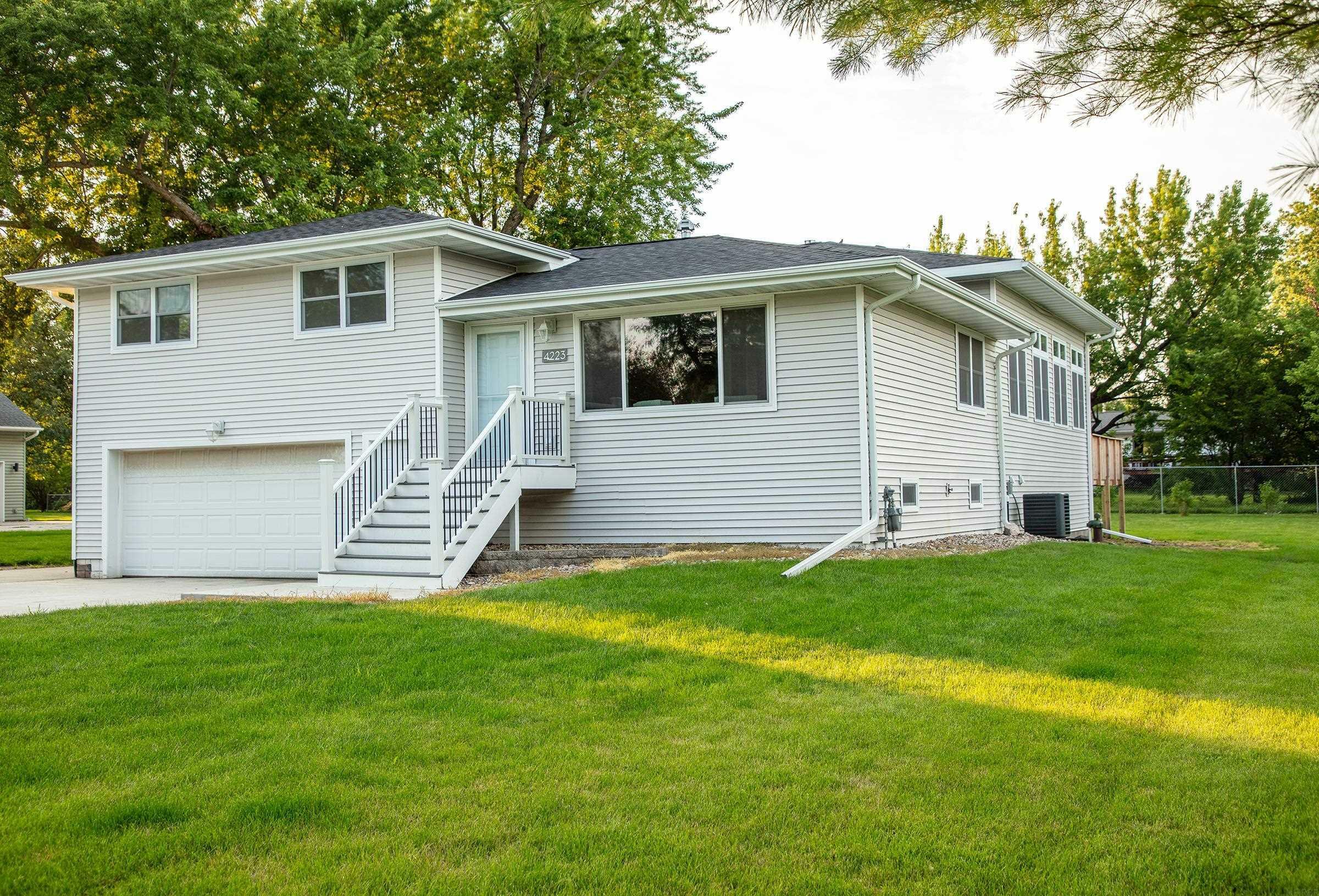 Property Photo:  4223 Normandy Drive  IA 50613 