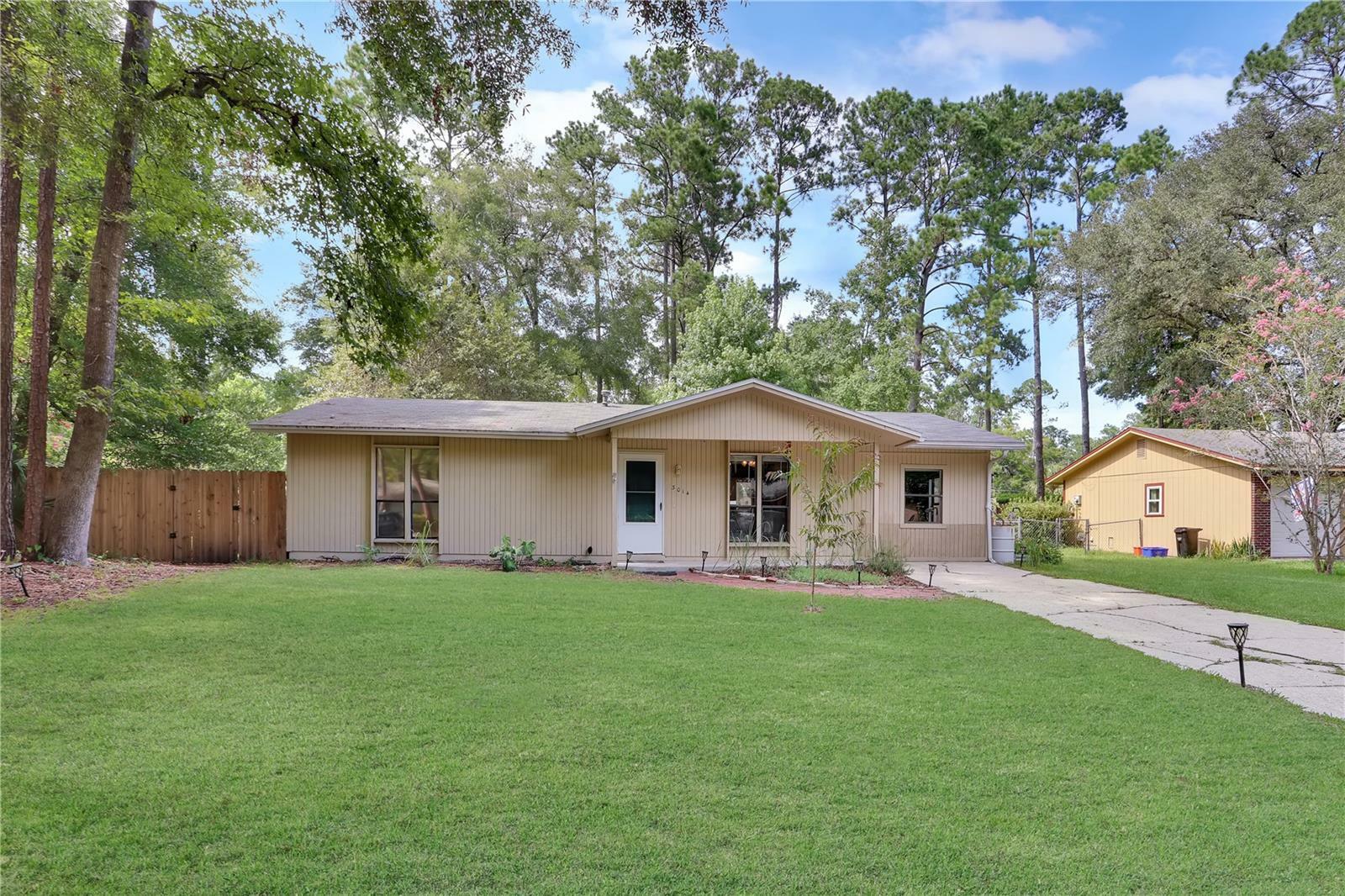 Property Photo:  3014 NW 44th Place  FL 32605 