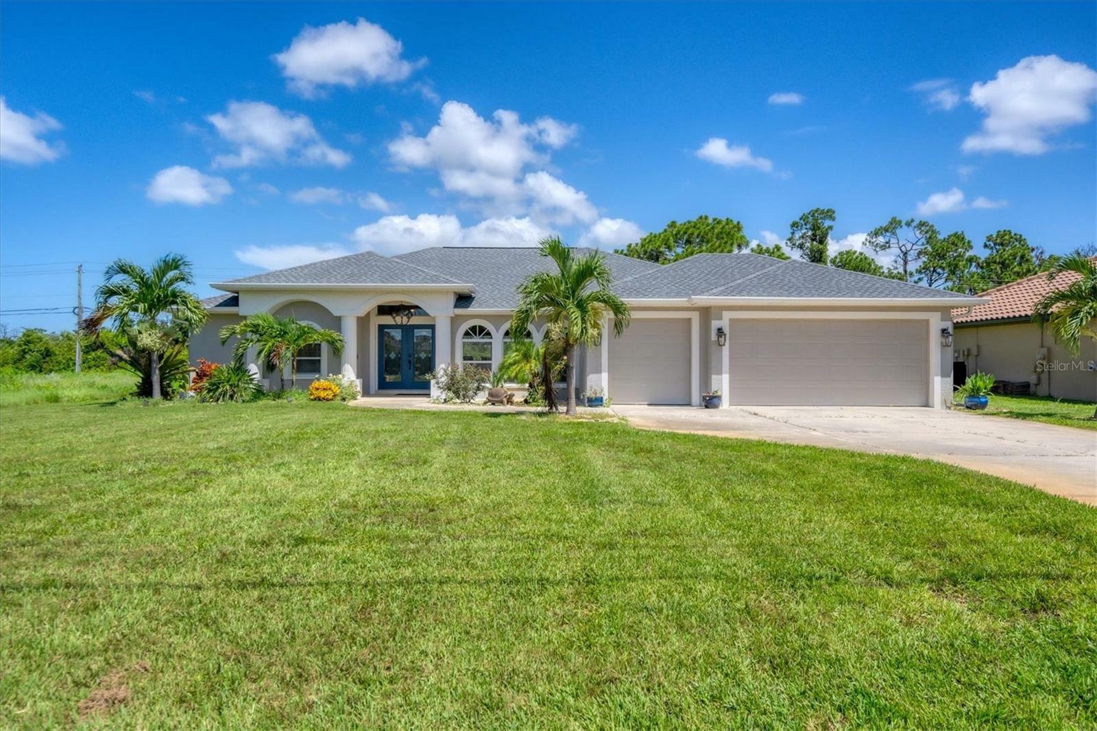 Property Photo:  423 Boundary Boulevard  FL 33947 