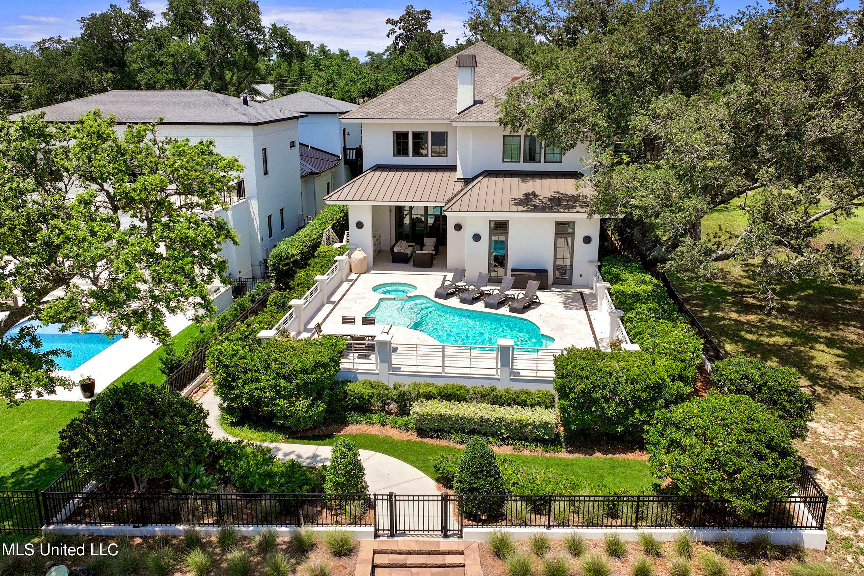 Property Photo:  922 E Beach Boulevard  MS 39501 