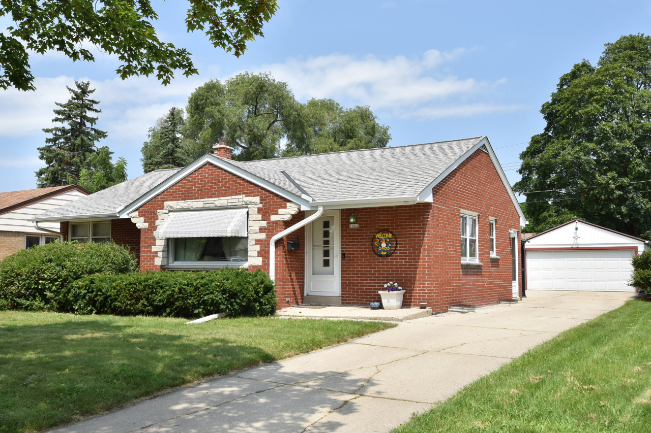 Property Photo: 7000 W Bennett Ave WI 53219
