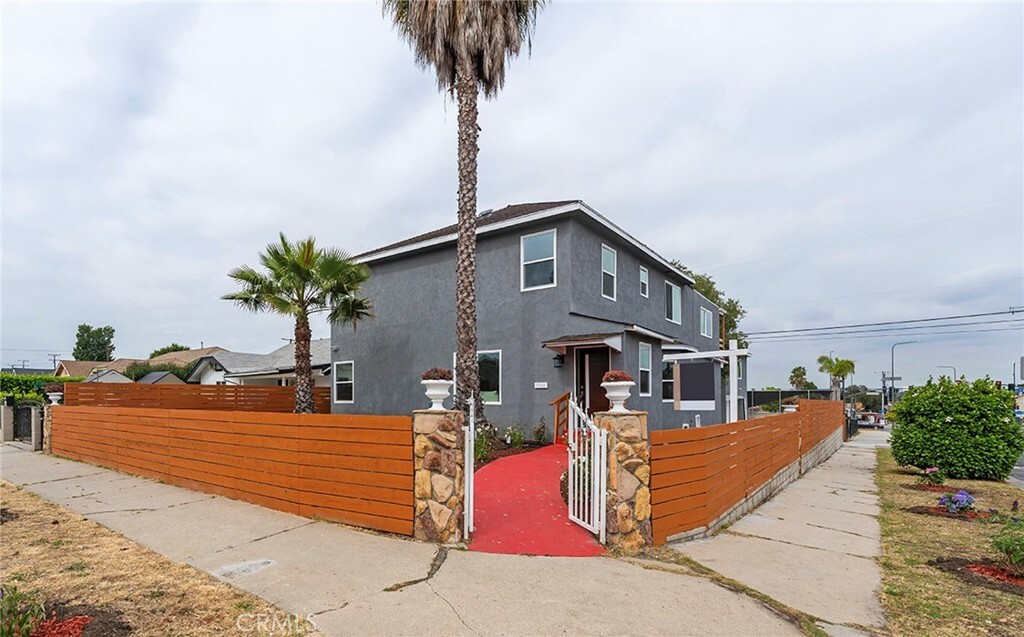 5156 S Victoria Avenue  Los Angeles CA 90043 photo