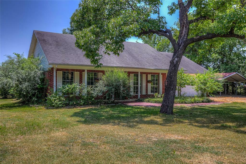 Property Photo:  901 W Kaufman Avenue  TX 75432 