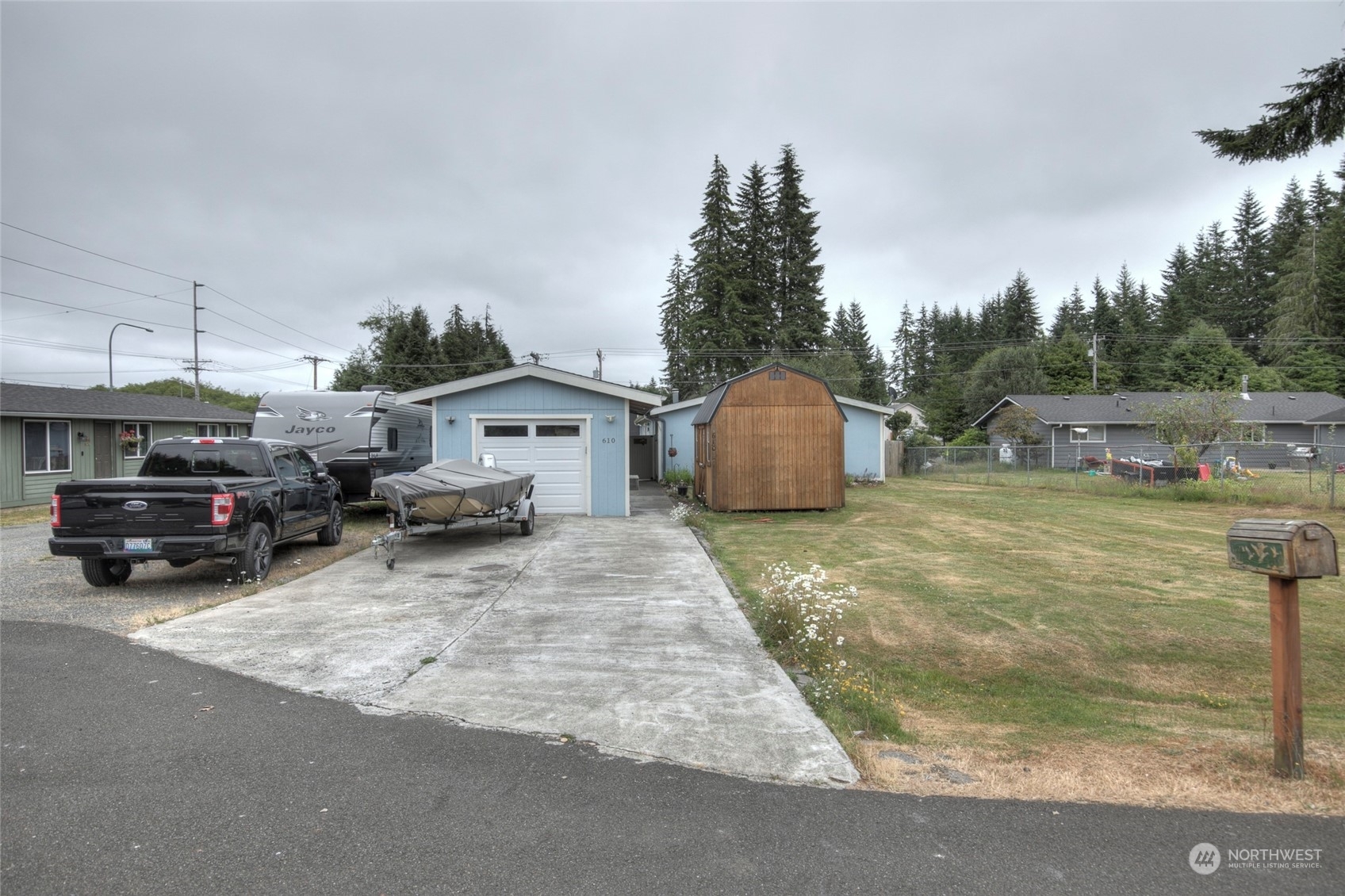 Property Photo:  610 Holm Avenue  WA 98563 