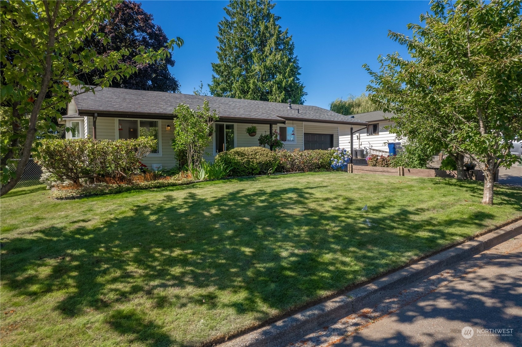 Property Photo: 2025 S 300th Street WA 98003