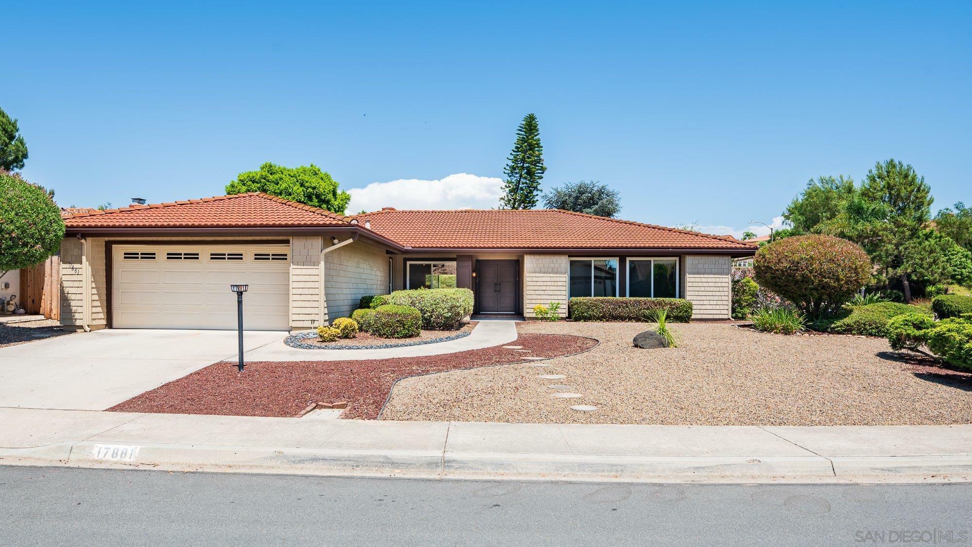 Property Photo: 17881 Corte Emparrado CA 92128