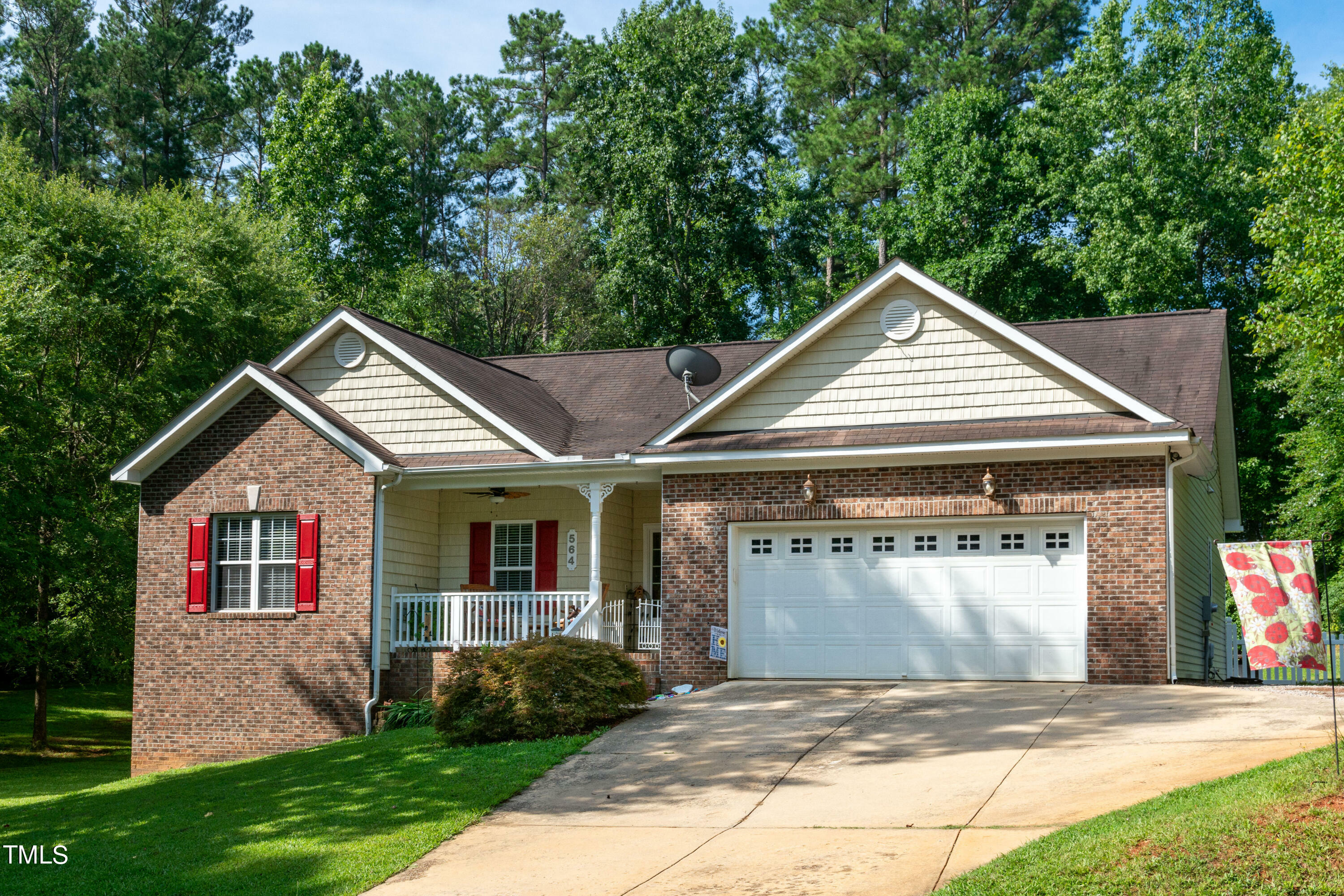 Property Photo:  564 Shawnee Drive  NC 27549 