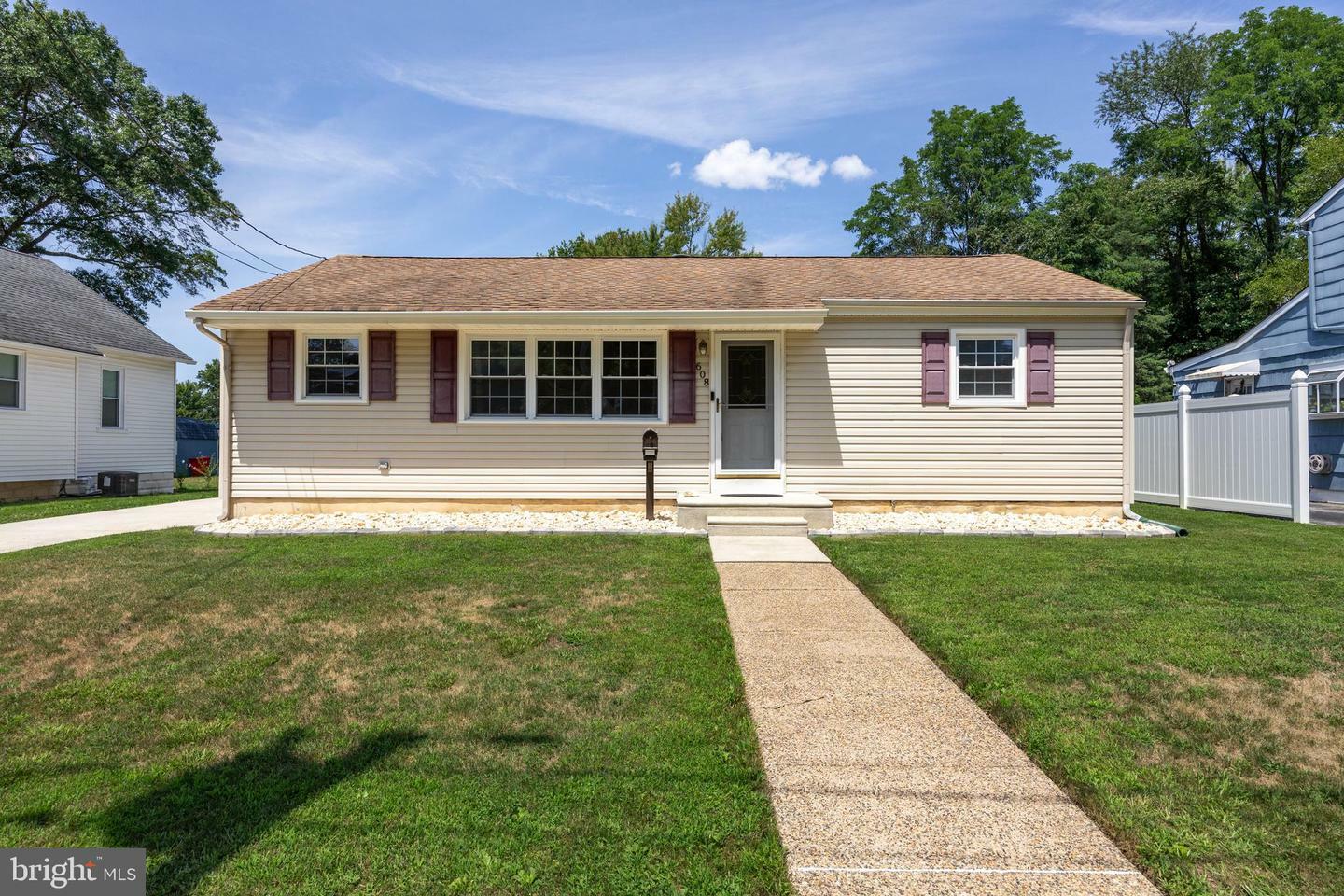 Property Photo:  608 Ardsley Avenue  NJ 08083 