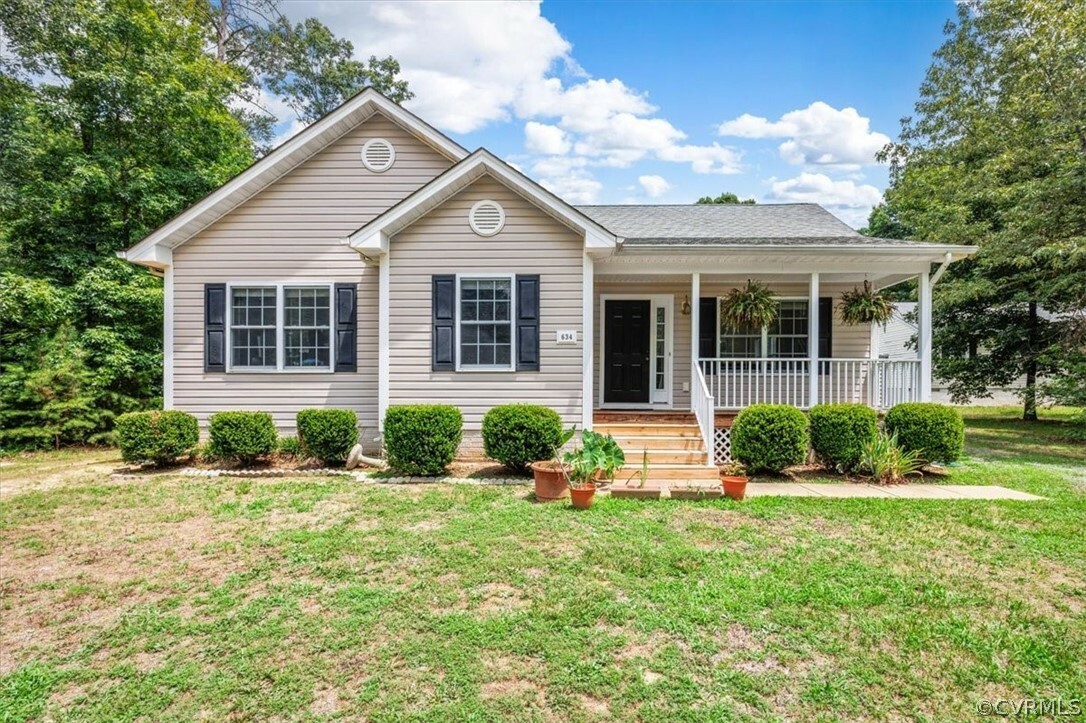 Property Photo:  634 Clover Hill Drive  VA 22546 