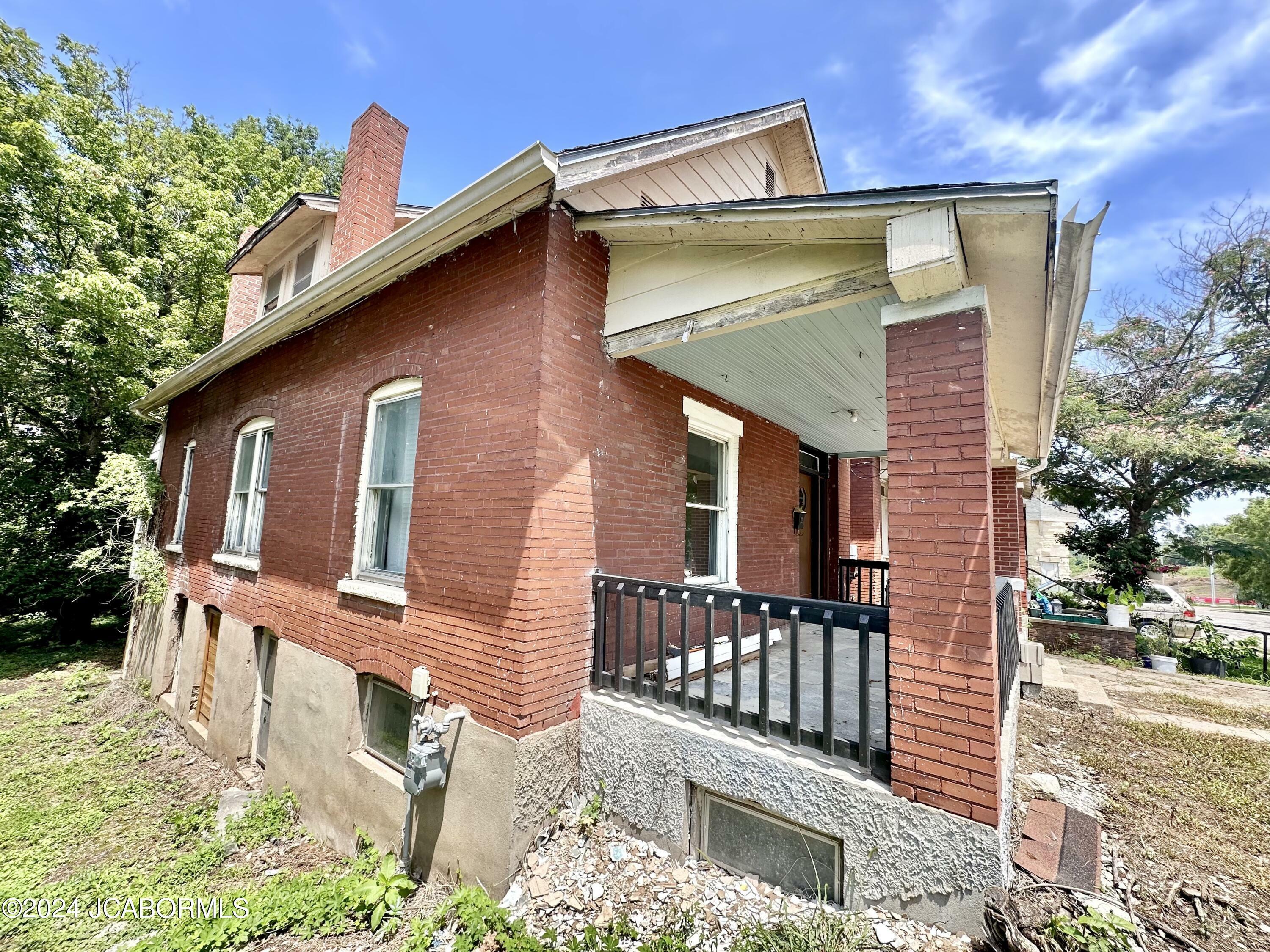 Property Photo:  202 Chestnut Street  MO 65101 