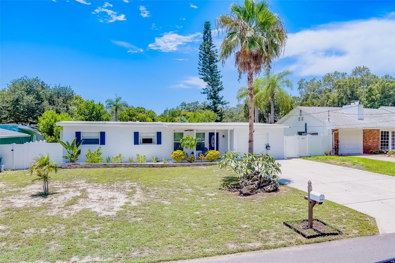 Property Photo:  14648 Brewster Drive  FL 33774 