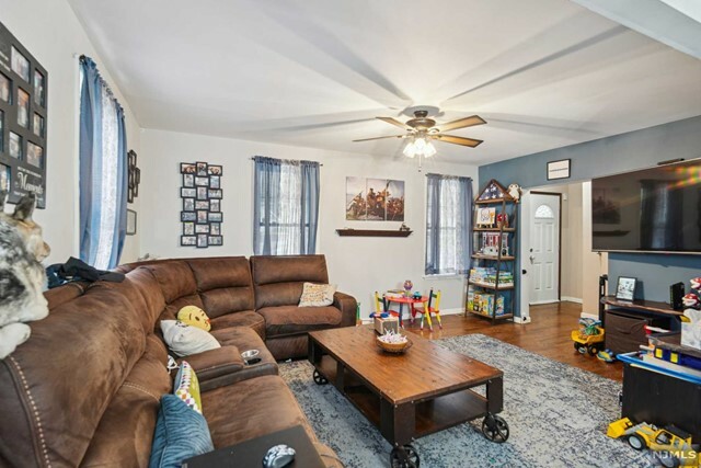 Property Photo:  832 Ringwood Avenue  NJ 07420 