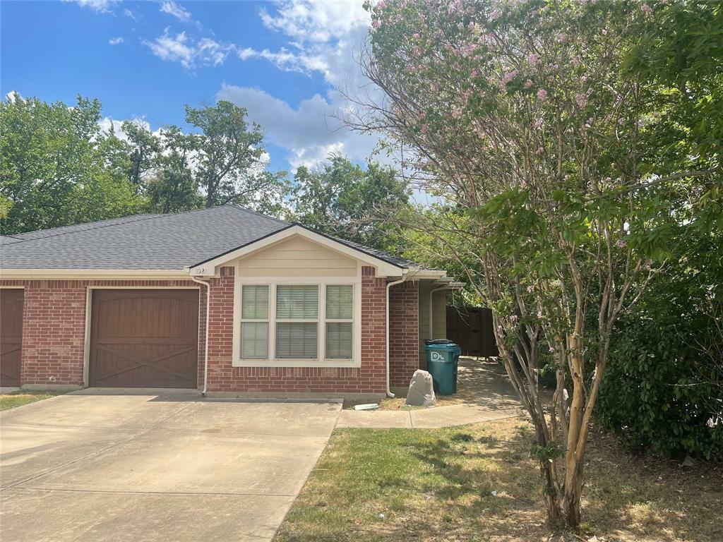 Property Photo:  1021 S Welch Street  TX 76201 