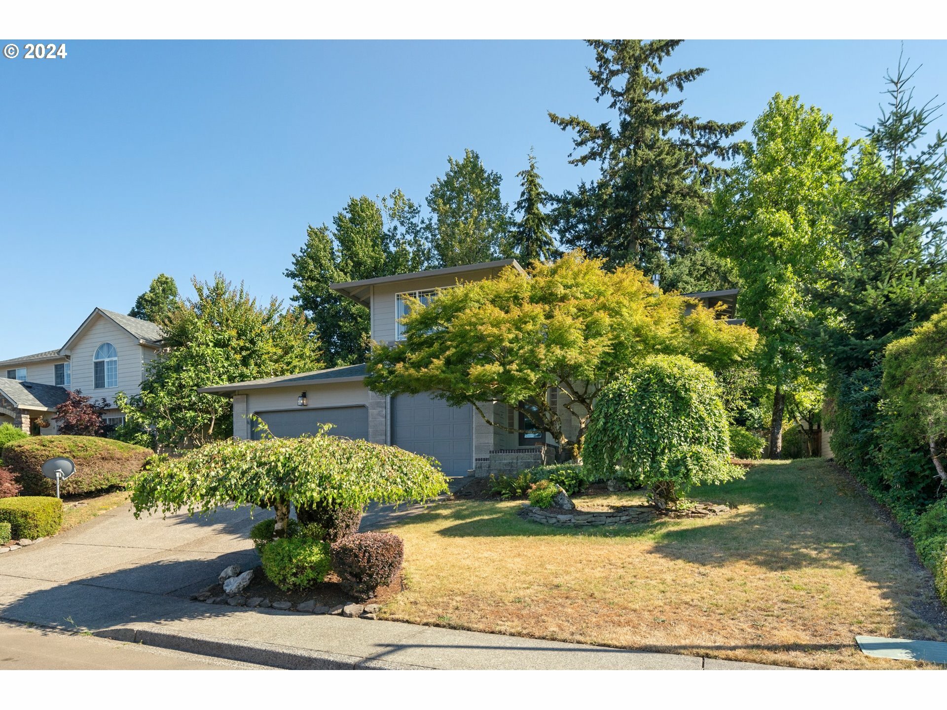 Property Photo:  1720 NW 38th Ave  WA 98607 